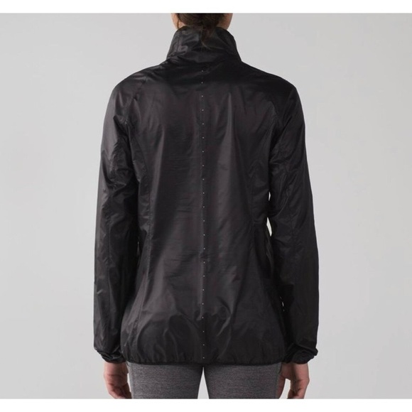 Lululemon Run With It Jacket Black 4 Packable Windbreaker Travel Hike Pullover - Picture 2 of 8